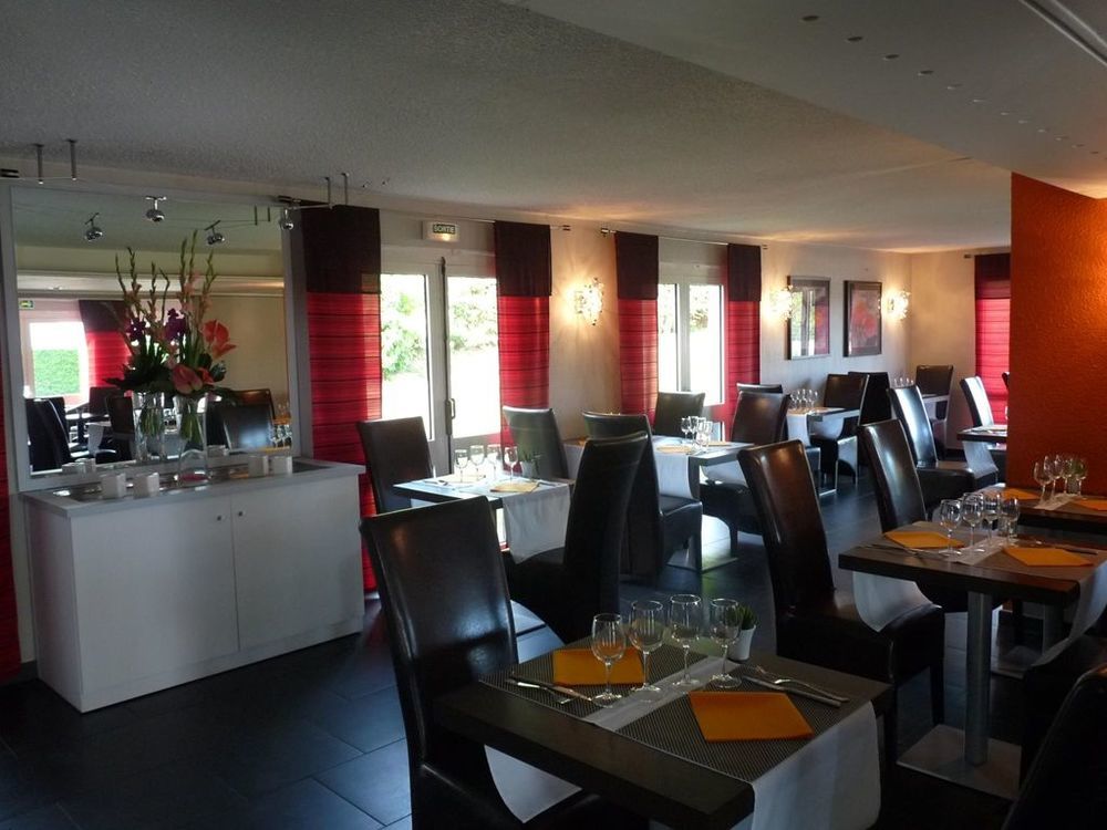 Hôtel Les Camélias Dieppe ex Kyriad Saint-Aubin-sur-Scie Restaurante foto
